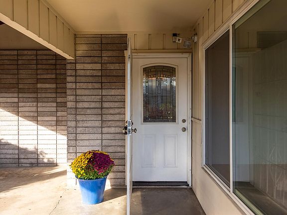 4th image of 1027 Borden Villa Drive