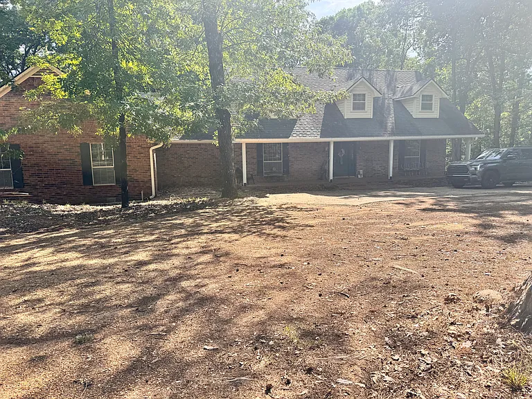 1350 Ridgeview Rd — Photo 2