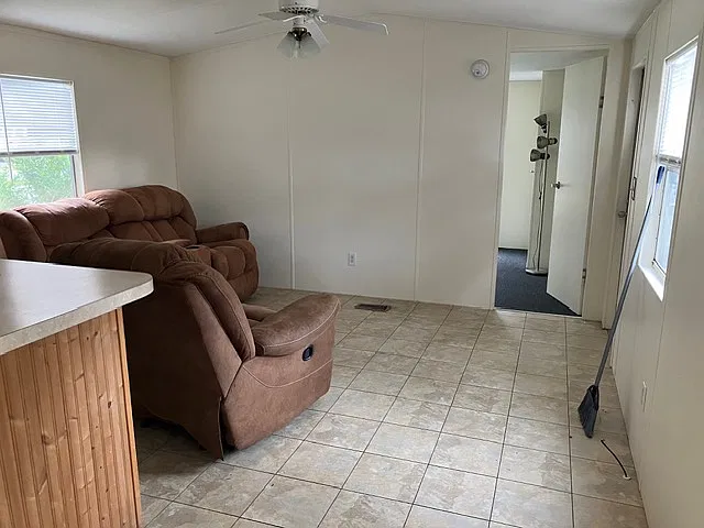 Studio, $1,500 — Photo 2