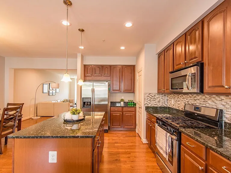 10515 Old Ellicott Cir — Photo 17