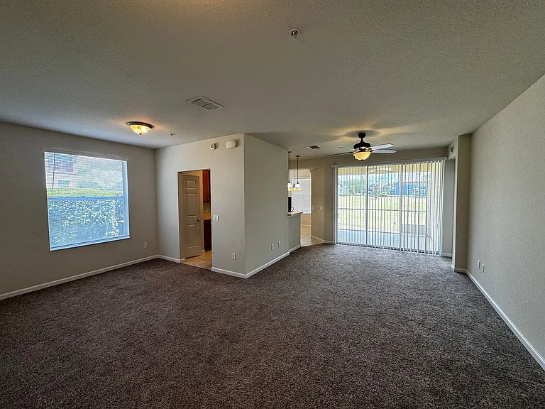4401 SW 52nd Cir #101 — Photo 7
