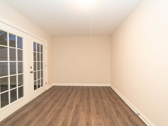 5th image of 136 Galewood Dr