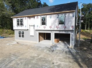 1093 E Lake Rd, Uncasville, CT 06382