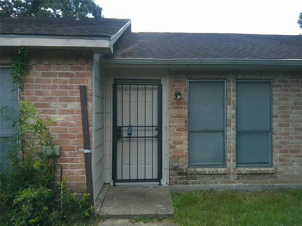 5771 Easthampton Dr #B, Houston, TX 77039