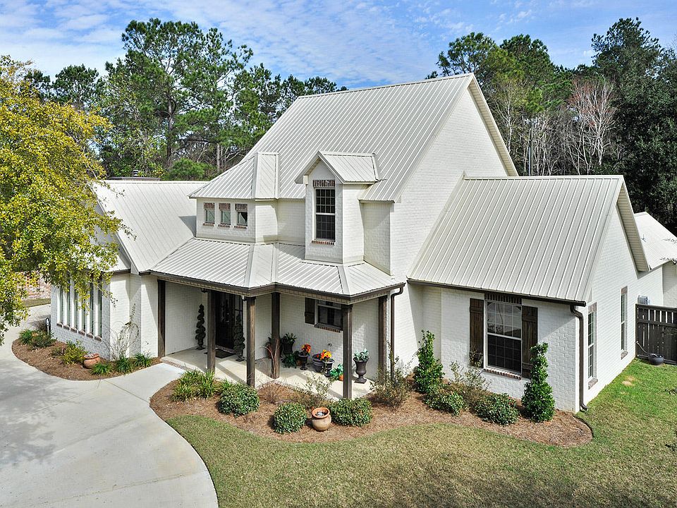 1st image of 110 Heron Park Dr