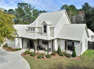 110 Heron Park Dr, Ocean Springs, MS 39564