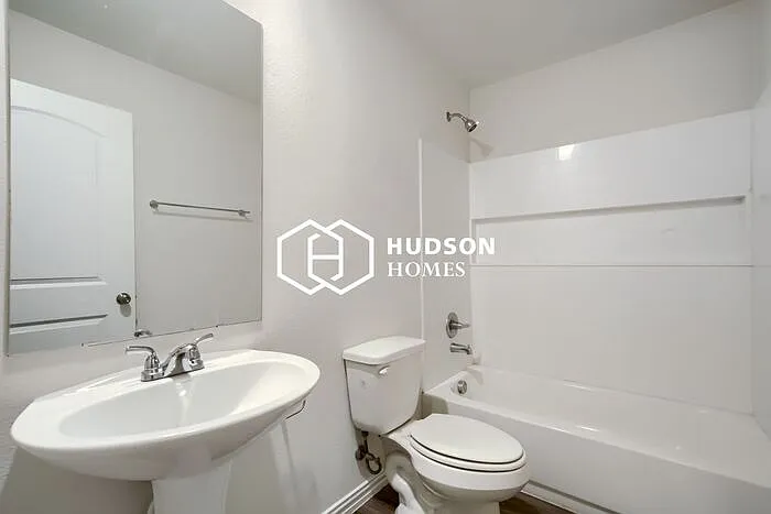 312 Bounding Main St — Photo 11