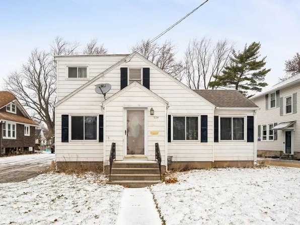 154 W 22nd Ave, Oshkosh, WI 54902