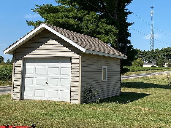 4th image of 172 N 2300 East Rd
