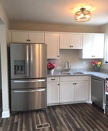 3rd image of 5113 Mill Race Cir