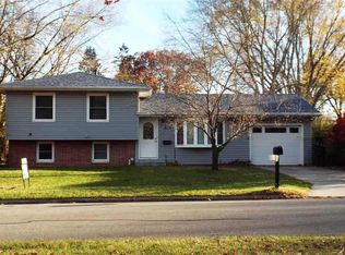 1219 Pleasant Valley Dr, Waterloo, IA 50701