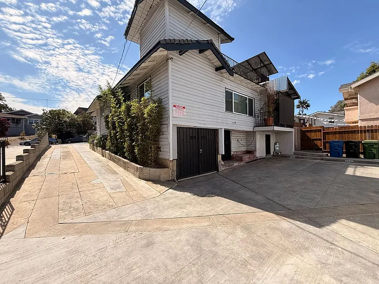 1027 Coronado Terrace — Photo 28
