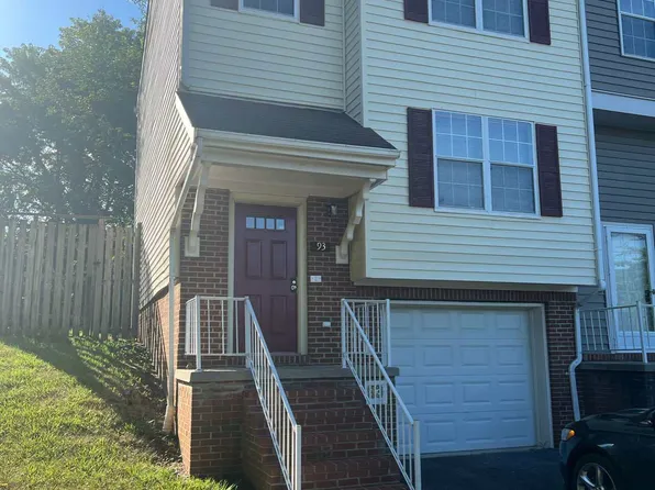 93 Willowbrook Dr, Charles Town, WV