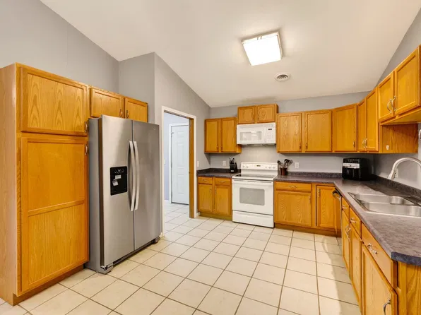 329 Soden Dr, Oregon, WI 53575