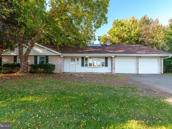 755 Long Ln, Millersville, PA 17551