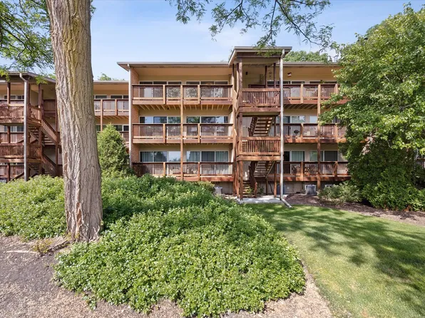 5852 Forest View Rd APT F, Lisle, IL 60532