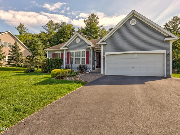 8 Garnet Lane, Schenectady, NY 12302