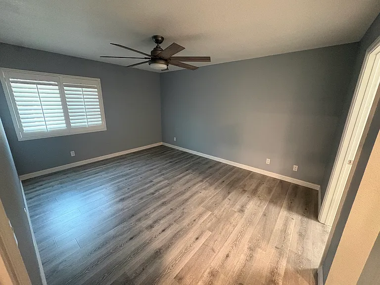 23469 Cambridge Rd — Photo 16
