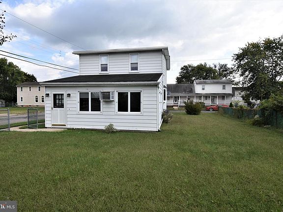 4th image of 802 Shadeland Ave