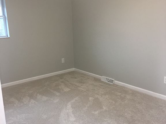 5th image of 350 Country Hills Dr