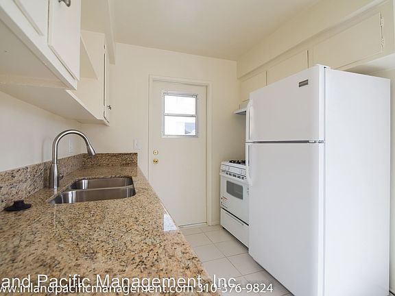 4th image of 2321 Carnegie Ln APT 3