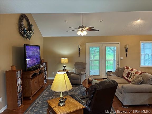 4th image of 1041 Rabbit Lane