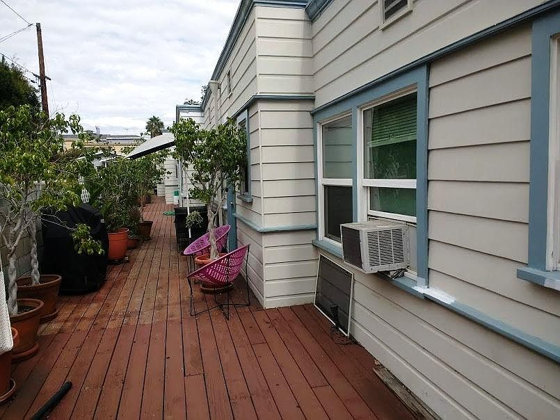 2nd image of 1318 Yale St APT B
