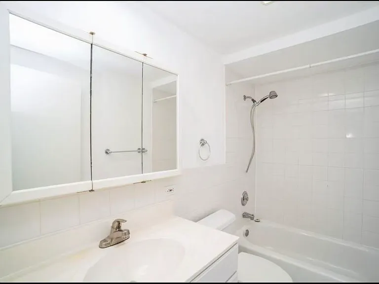 930 Ontario St #4F — Photo 10