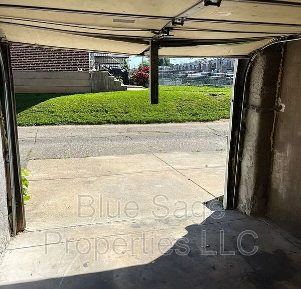319 S Church St — Photo 19