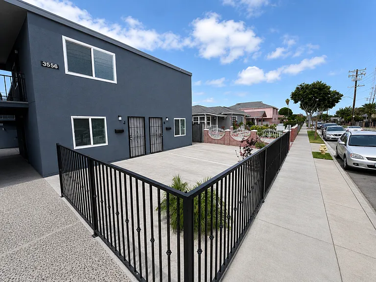 3556 Sanborn Ave #C — Photo 1