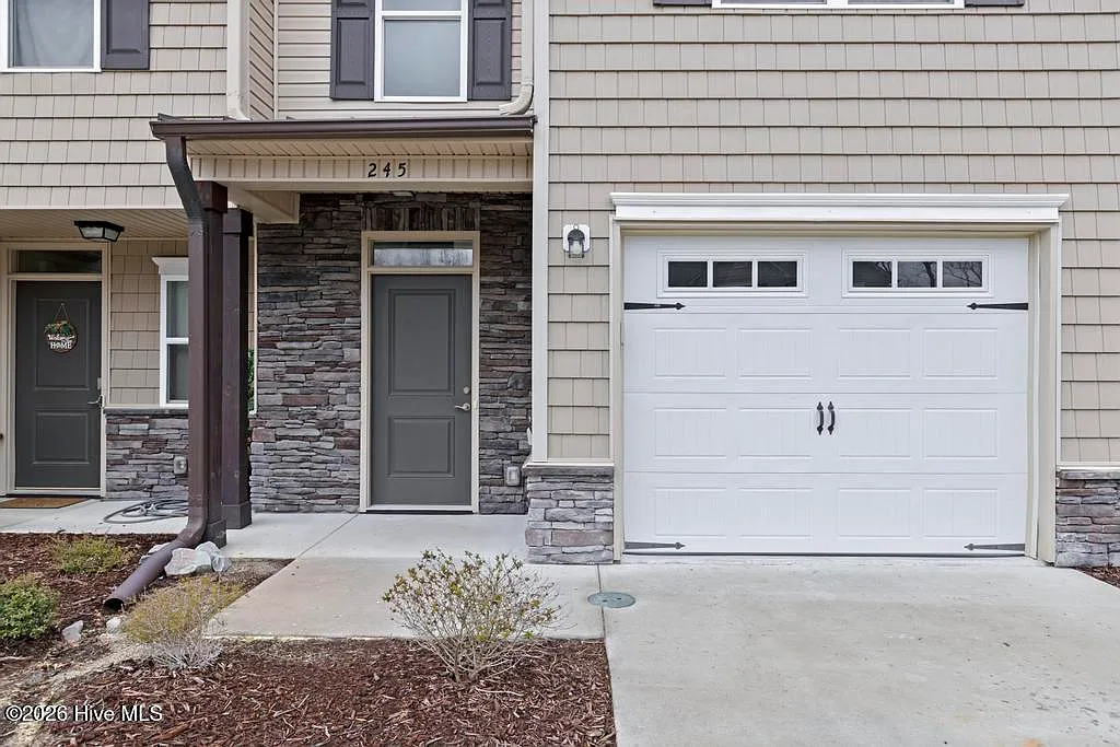 2 bed, 2.5 bath, 1236 sqft, $1,500 — Photo 2