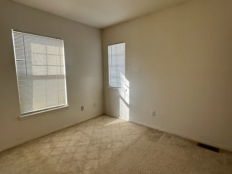 17015 E Arkansas Ave — Photo 2