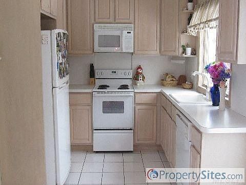 4th image of 320 Weymouth St