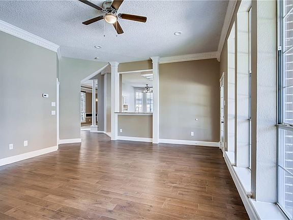 5th image of 4602 Clearlake Dr