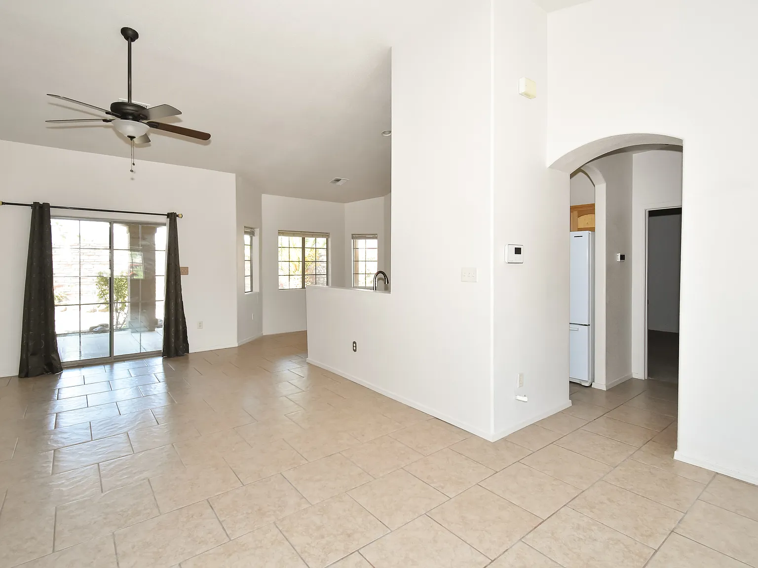 4 Bed 2 Bath Rental in Yuma AZ! — Photo 3