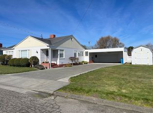 905 Tennyson Ave, Ferndale, CA 95536