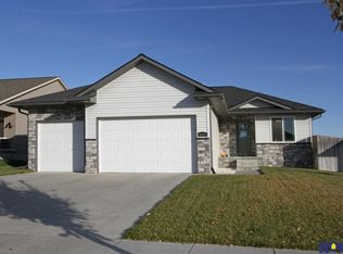 10110 White Pine Rd, Lincoln, NE 68527