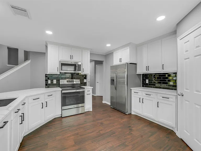 2214 Shady Pine Dr — Photo 7