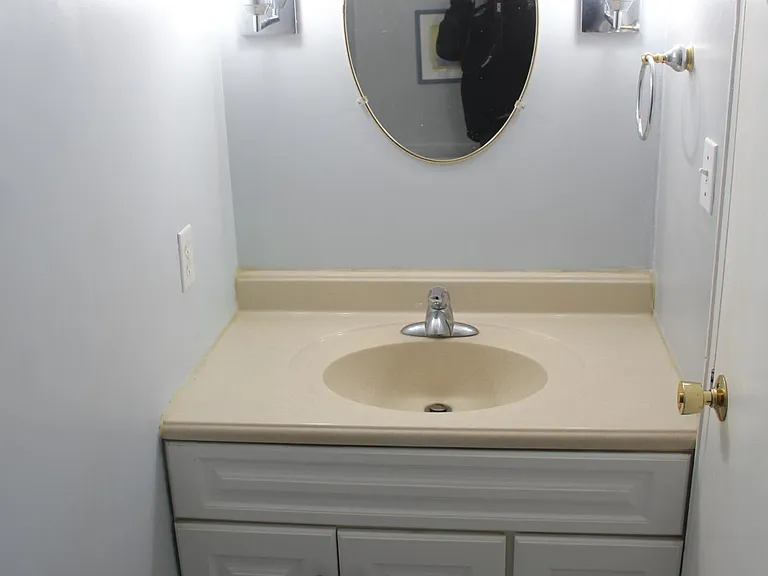 10 Village Brook Ln — Photo 8