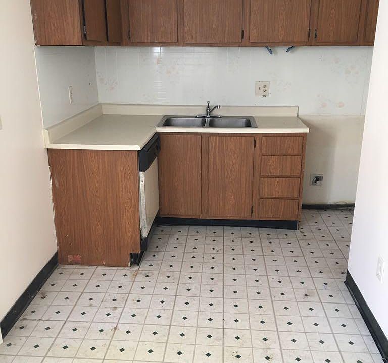 Kitchen - new range and fridge