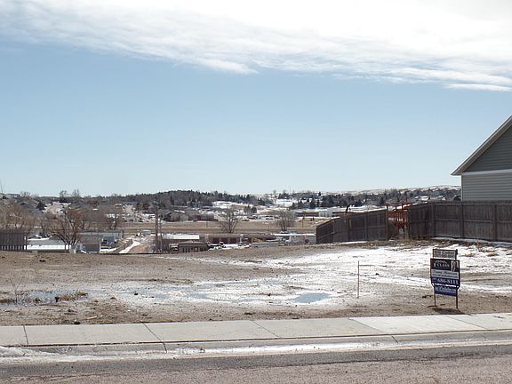 4th image of 3407 Goldenrod Ave