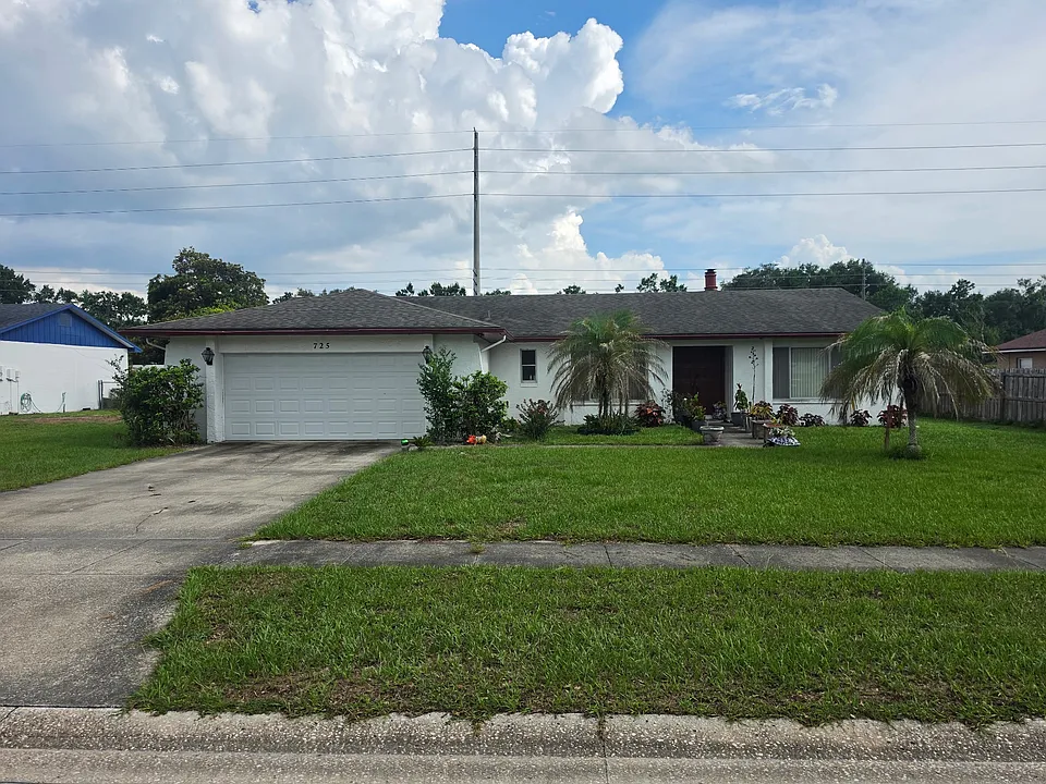 725 Hamlin Dr