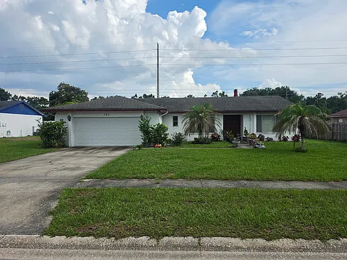 725 Hamlin Dr Photo 1
