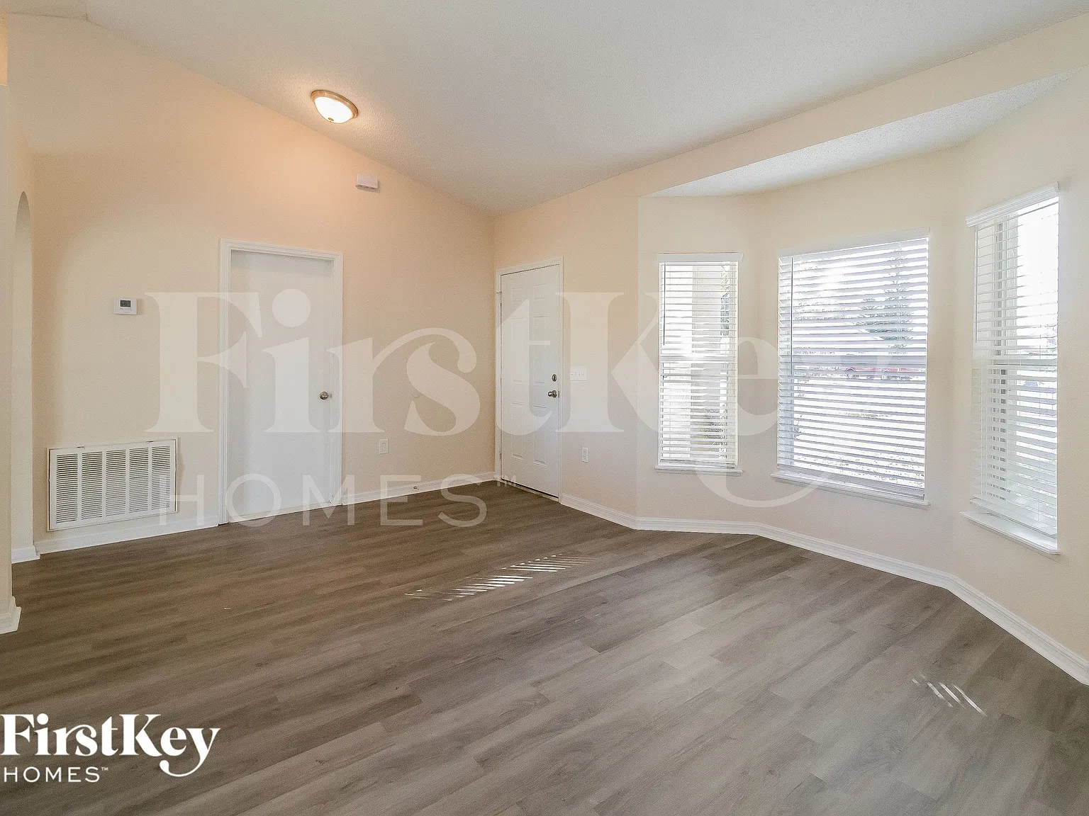 4 bed, 2.0 bath, 1730 sqft, $1,620 — Photo 3