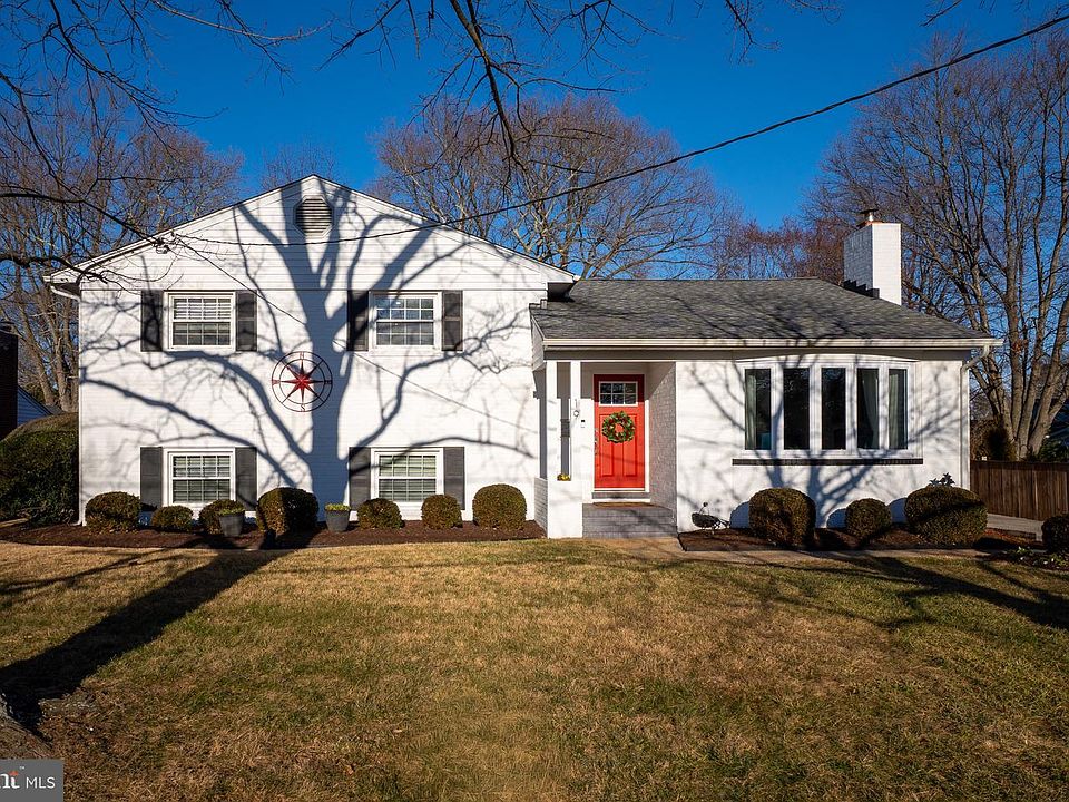 1st image of 19 Williams Dr