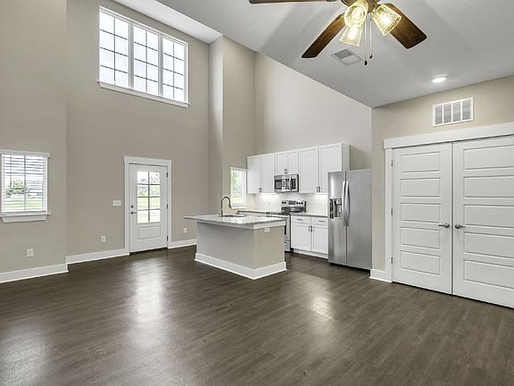 4th image of 8 Tolar Rd