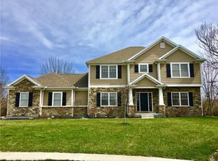 822 Beechwood Dr, Tipp City, OH 45371