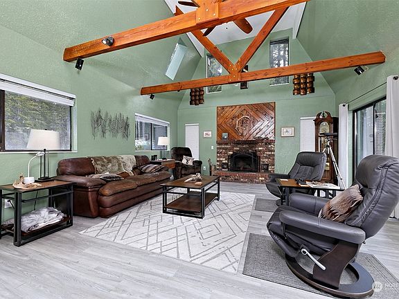 3rd image of 390 N Kokanee Ridge Drive