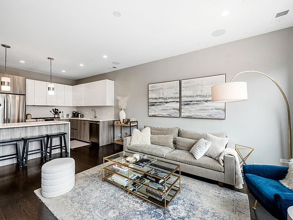 5th image of 912 N Wolcott Ave #2