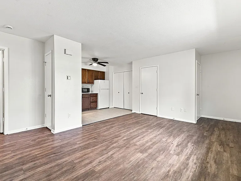 500 - 530 Laurel St — Photo 10